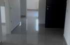 Vand apartament cu 3 camere, doua bai, balcon si paracre inclusa. - 3