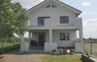 Casa bifamiliala (2 intrari individuale) 258mp la 3 minute de Focsani. - 2
