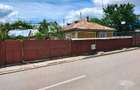 Casa + anexe gospodaresti cu teren de 1000 mp - 2