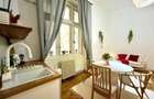 Apartament cu 3 camere decomandat în P-ța Victoriei - 2