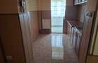 Vanzare apartament 3 camere - 2