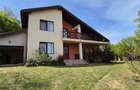 Casa langa padure , cartier privat -Corunca - 9