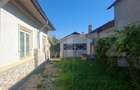 Casa rustica de vanzare, 110 mp, teren 600 mp, zona Bucsani