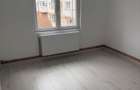 Apartament 2 camere,etaj 1, decomandat,zona Mal - 8