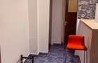 Vand 2 camere metrou Gorjului, Militari