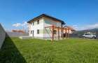 Casa individuala noua in Cristian , 497 mp teren, 3 camere - 17