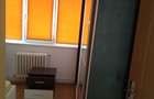 Vand apartament cu 2 camere, strada Eroilor.