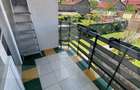 Casa in Vlaicu cu terasa , balcon si iarba verde - 4
