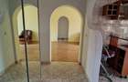 Apartament de vânzare, zona PODU ROȘ, 3 camere, semidecomandat, etaj 1 - 9