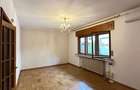 Apartament cu 3 camere decomandat în Capitale - 10