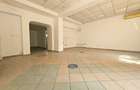 Casă cu 12 camere cu Canalizare în Central - 21