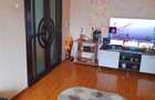 De inchiriat, apartament 3 camere - 6