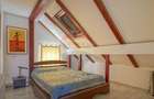 Casă cu 14 camere cu Teren 715 Mp în Florilor - 3