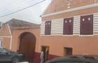 Casa traditionala cu pivnita, anexe caramida 60mp si curte spatioasa - 1