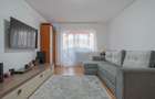 Apartament cu 3 camere decomandat în Tractorul - 12
