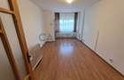 Apartament cu 3 camere în Roman - 4