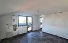Apartament cu 5 camere decomandat în Haliu - 2
