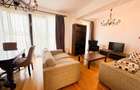 Apartament cu 3 camere decomandat în P-ța Victoriei - 1