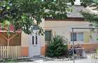 Casă cu 4 camere în Central - 2