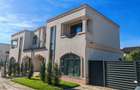 Casă individuală cu 5 camere cu Teren 300 Mp în Berceni - 1