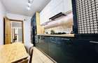 Apartament cu 2 camere decomandat în Apărătorii Patriei - 10 Apartament cu 2 camere decomandat în Apărătorii Patriei - 10