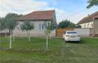 Casa 3 camere , baie , incalzire calorifere Gaiul Mic - 9