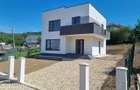 Casa moderna P+E 115 mp utili, 640 mp teren cartier Sarmas