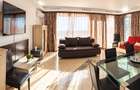 De Închiriat – Apartament 3 Camere | Piano Bar  | 2 Băi - 4