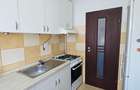 Inchiriez apartament de 2 camere,decomandate situat in zona Cedonia,la etajul 3 - 2