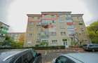 De vânzare apartament cu 3 camere, în zona Decebal