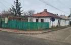 Casa de vanzare in Ia?i 143 mp utili Va propunem spre vanzare o casa spa?ioasa ?i luminoasa, situa - 4