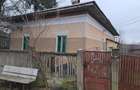 Vand casa cu 2500 metrii patrati de curte plus dependente - 8