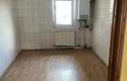 Vand apartament 3 camere Onesti