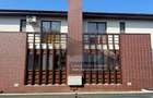 Duplex cu 4 camere cu Canalizare în Central - 2