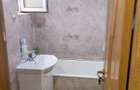 Camera de inchiriat intr-un apartament cu 2 camere (citeste descrierea)