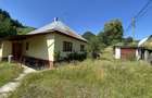 Casă cu 2 camere cu Teren 1742 Mp în Central - 2
