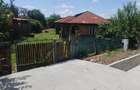 Casă cu 6 camere cu Teren 4400 Mp în Păulești - 1