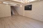 Casă cu 5 camere în Vitan - 3