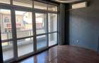 Casă cu 4 camere cu Teren 190 Mp în București - 2
