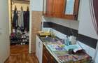 Vand apartament doua camere de 60m patrati la etajul trei cu pivnita, izolat exterior, geamuri termopan ,trebuie renovat. Sibiu strada Oasa.