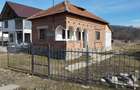 Casa de vanzare cu toate utilita?ile - 3