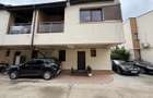 Casă înșiruită complet mobilată + curte+ 2 parcari în complex inchis! - 25