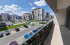 Apartament cu 3 camere decomandat în Tractorul - 28