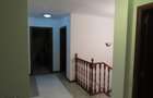 Casă individuală cu 5 camere cu Canalizare în Apărătorii Patriei - 1