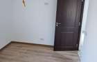 Casă cu 4 camere semidecomandat cu Teren 700 Mp în București - 1