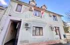De vânzare casă cu 12 camere, în zona Decebal - 8