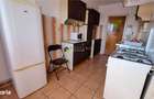 Penthouse 4 camere, mobilat si utilat modest, strada Toamnei - 11