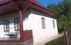 Casă cu 6 camere în Mănăstirea Cașin - 3