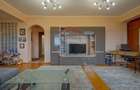 Apartament cu 3 camere decomandat în Tractorul - 2