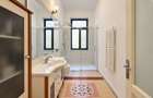 Apartament interbelic cu șemineu și balcon | Lângă Parcul Cișmigiu